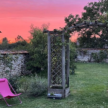 Le Clos Des Vignes Bed & Breakfast Notre-Dame-de-l'Isle Eksteriør bilde